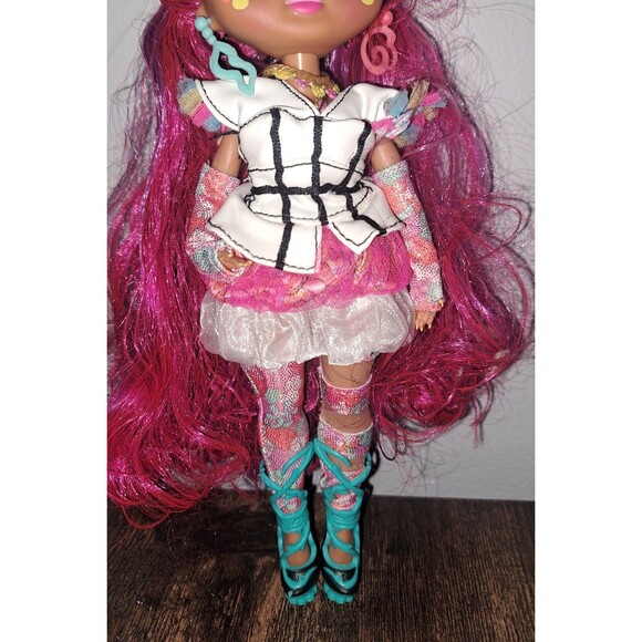 LOL Surprise OMG Queens Miss Divine Fashion Doll - Picture 3 of 12